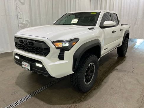 New 2026 Toyota Tacoma TRD Off-Road AWD/4WD image 8