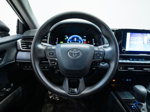Used 2025 Toyota Camry LE image 26