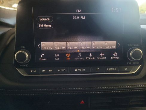 Used 2024 Nissan Rogue S AWD/4WD image 25