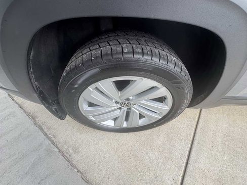 Used 2021 Volkswagen Atlas Cross Sport SE image 31