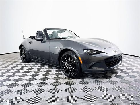 Used 2024 MAZDA MX-5 Miata Grand Touring w/ Weather Package image 10