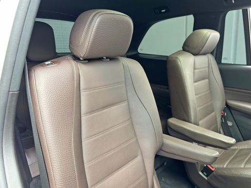 Used 2022 Mercedes-Benz GLS 450 4MATIC w/ Warmth & Comfort Package image 46