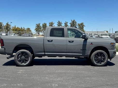 New 2026 RAM 2500 Big Horn AWD/4WD image 2