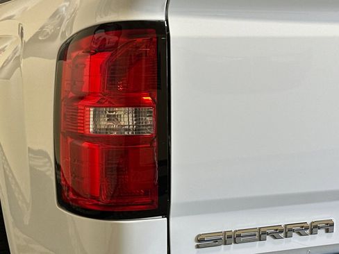 Used 2017 GMC Sierra 2500 SLT w/ Duramax Plus Package AWD/4WD image 47