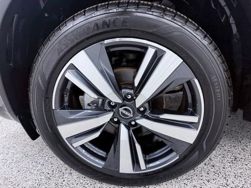 Used 2023 Nissan Rogue SL AWD/4WD image 12