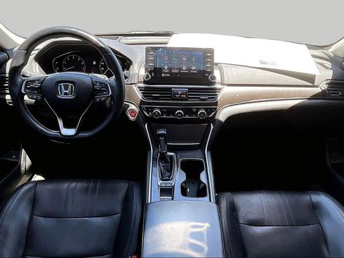 Used 2018 Honda Accord Touring image 14