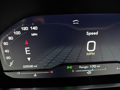 Used 2024 GMC Yukon SLT w/ SLT Luxury Package image 18