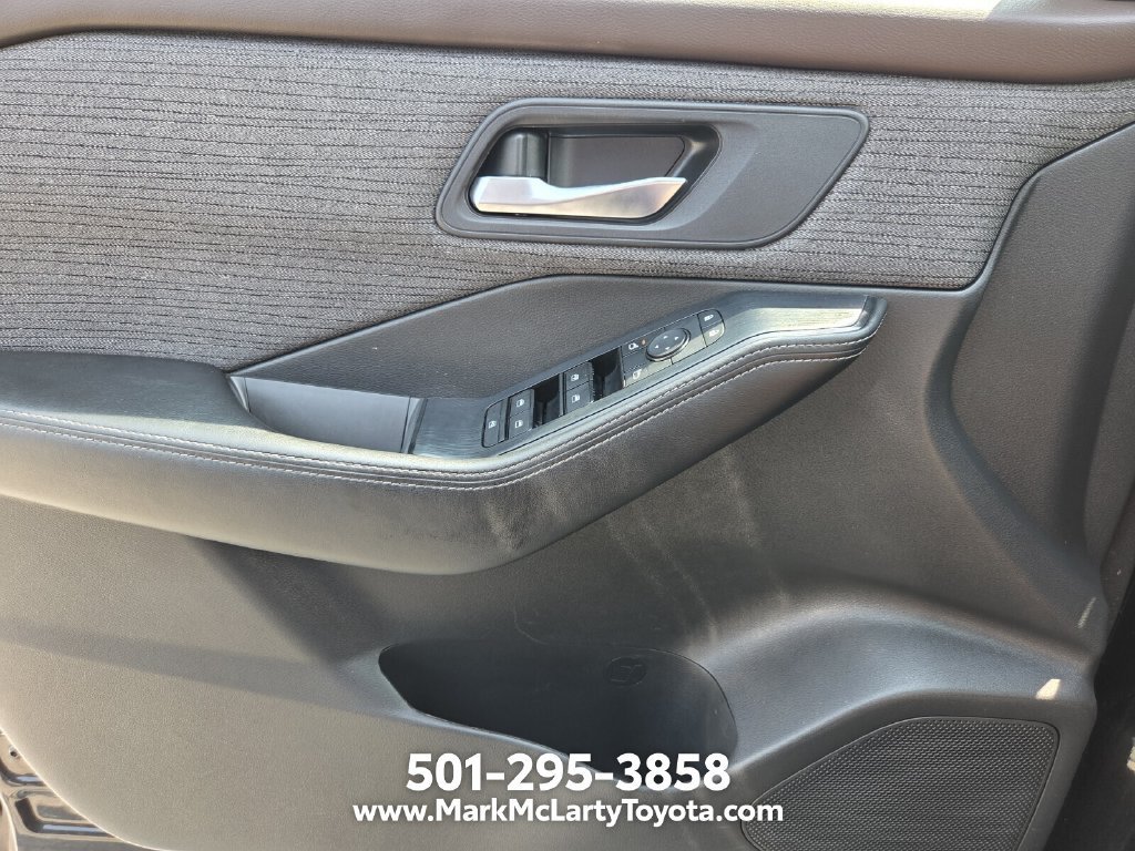 Used 2023 Nissan Rogue SV FWD image 24