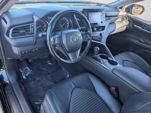 Used 2023 Toyota Camry SE image 9
