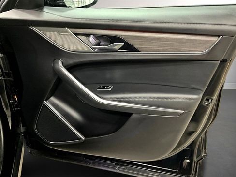 Used 2021 Jaguar F-PACE image 27