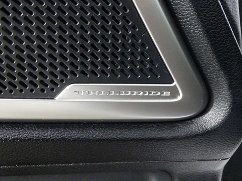 Used 2024 Kia Telluride EX image 20