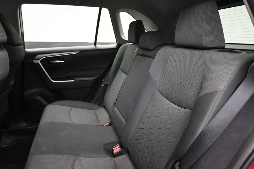 Used 2022 Toyota RAV4 XLE AWD/4WD image 13