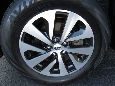 Used 2024 Subaru Outback Premium AWD/4WD image 37