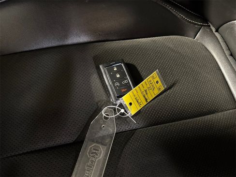 Used 2023 Jeep Grand Cherokee L Laredo image 32