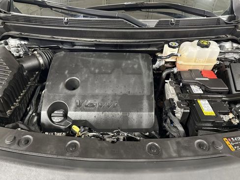 Used 2023 Buick Enclave Essence image 25