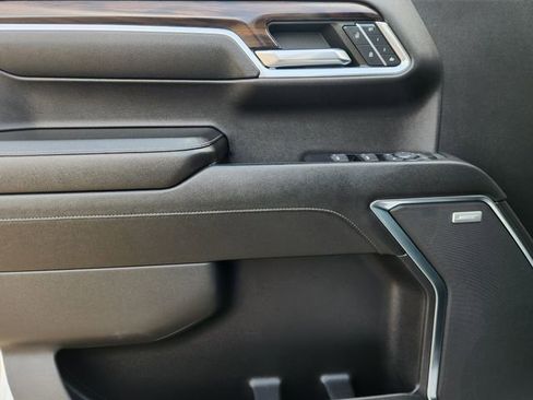 Used 2022 GMC Sierra 1500 SLT w/ SLT Convenience Package image 23