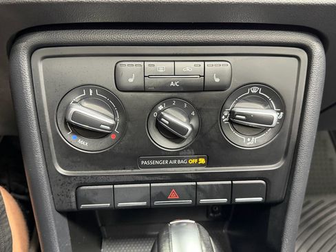 Used 2015 Volkswagen Beetle 1.8T image 7