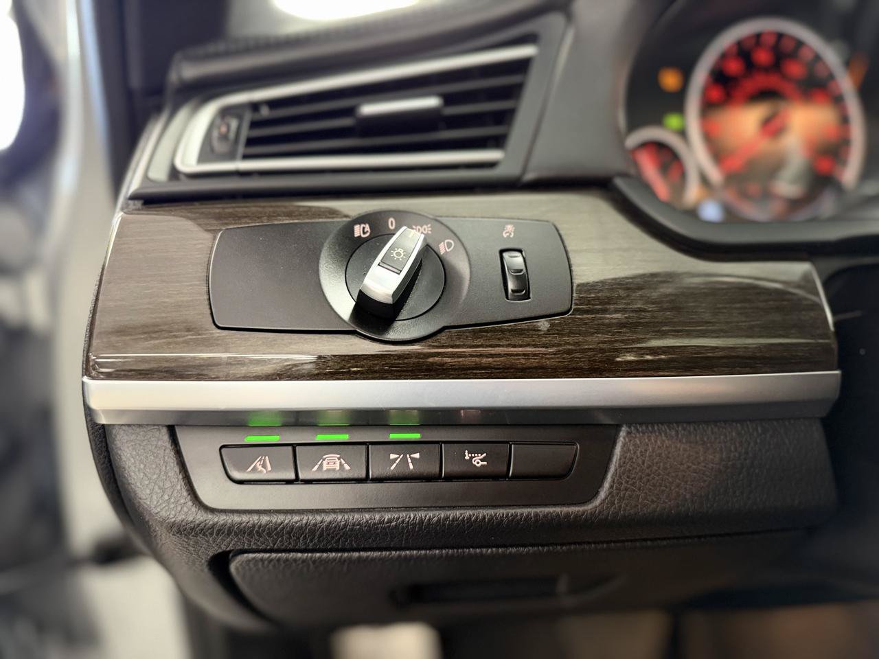 Used 2013 BMW 750Li RWD image 37