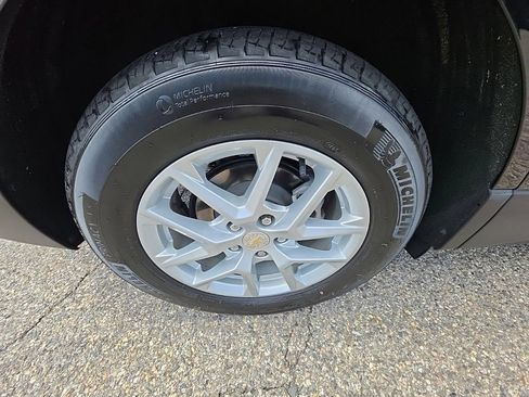 Used 2023 Chevrolet Equinox LT FWD image 35