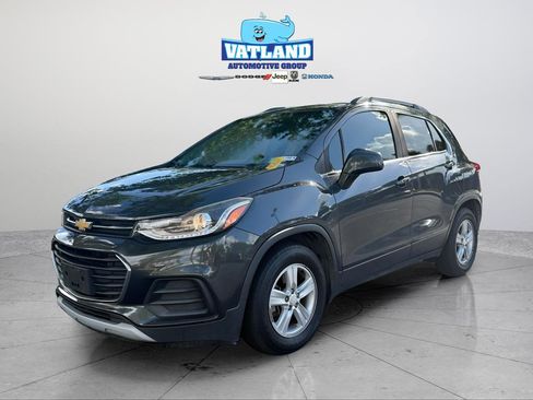 Used 2019 Chevrolet Trax LT w/ LPO, Cargo Package FWD image 1