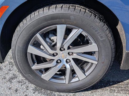 Used 2024 Chevrolet Equinox Premier image 11