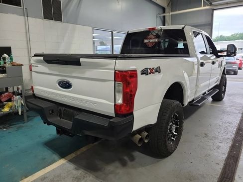 Used 2019 Ford F250 XL w/ Power Equipment Group AWD/4WD image 3