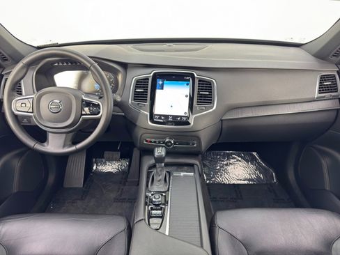 Used 2020 Volvo XC90 T6 Momentum image 12