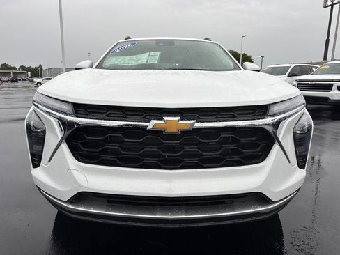 New 2026 Chevrolet Trax LT w/ LT Convenience Package FWD image 10