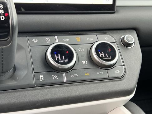 Used 2025 Land Rover Defender 110 S image 19