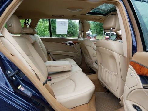 Used 2009 Mercedes-Benz E 350 4MATIC Wagon image 9