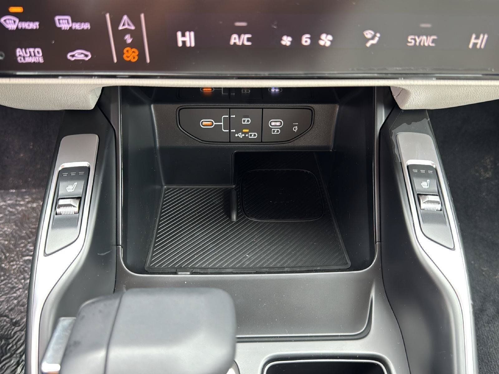 Used 2025 Kia Sorento S w/ Panoramic Sunroof Package FWD image 17