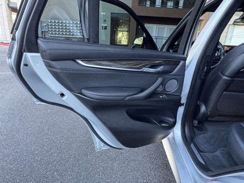 Used 2015 BMW X5 xDrive50i image 38