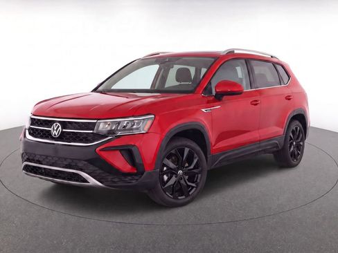 Certified 2023 Volkswagen Taos SE AWD/4WD image 3