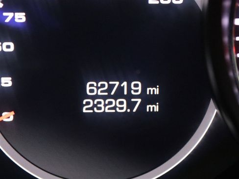 Used 2018 Porsche Panamera 4S image 21