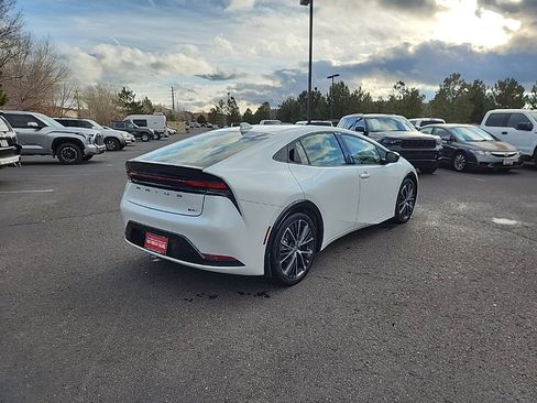 Used 2025 Toyota Prius XLE image 5