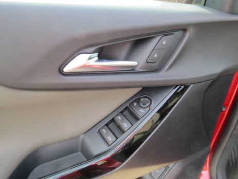 New 2026 Chevrolet Equinox LT w/ Convenience Package II image 15