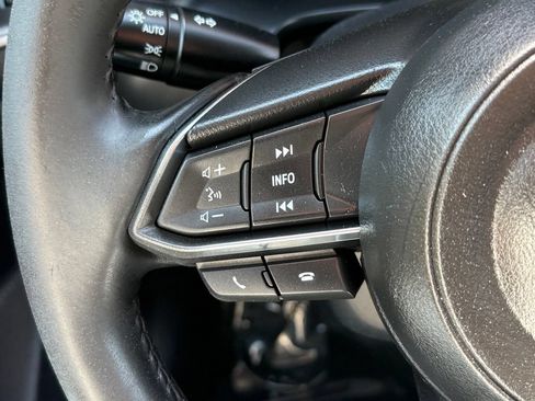 Used 2018 MAZDA MAZDA3 Touring FWD image 26