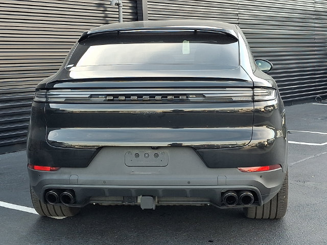 Certified 2025 Porsche Cayenne Coupe AWD/4WD image 6