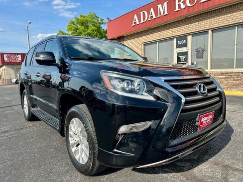 Used 2015 Lexus GX 460 w/ Premium Package image 2