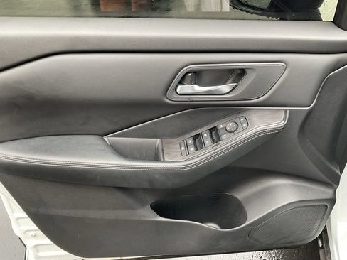 Used 2026 Nissan Rogue SV AWD/4WD image 11