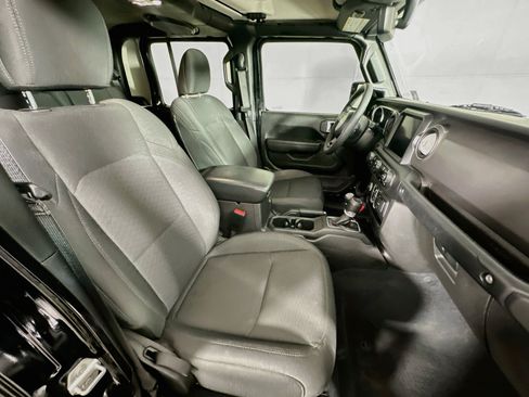 Used 2023 Jeep Gladiator Sport AWD/4WD image 30