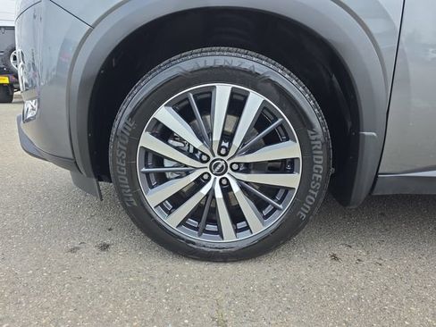 Used 2022 Nissan Pathfinder Platinum w/ Cargo Package image 29