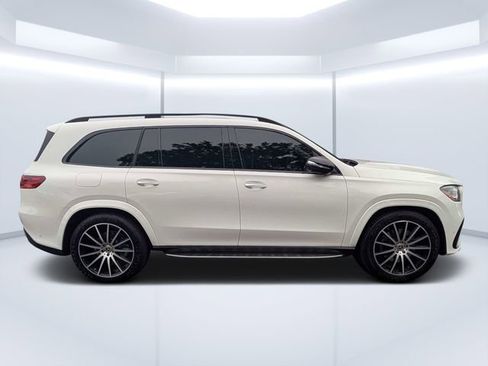Used 2024 Mercedes-Benz GLS 450 4MATIC image 2