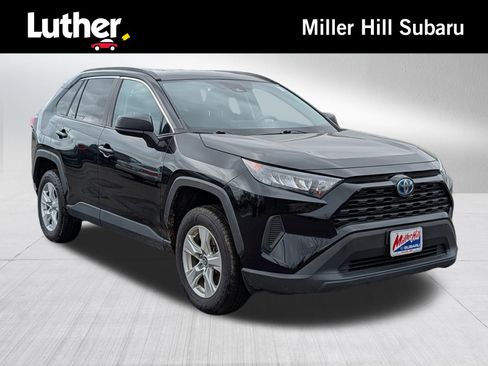 Used 2021 Toyota RAV4 LE AWD/4WD image 1