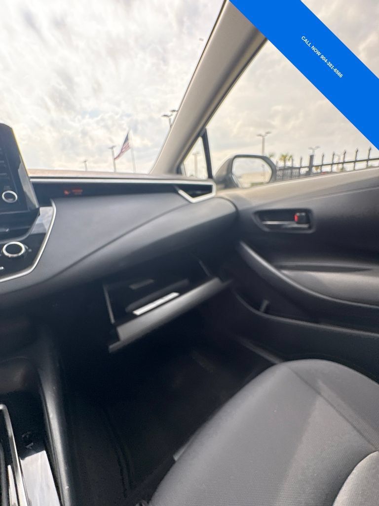 Used 2022 Toyota Corolla LE FWD image 40