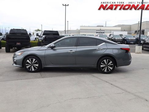 Used 2022 Nissan Altima 2.5 SV AWD/4WD image 3
