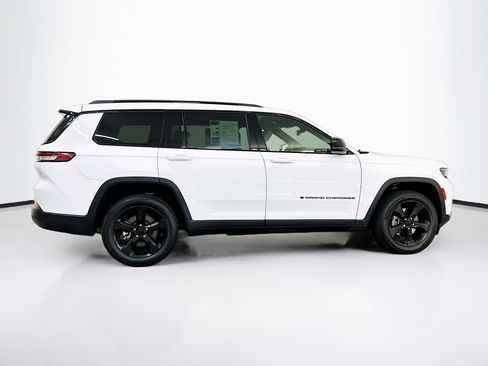 Used 2023 Jeep Grand Cherokee L Laredo image 10