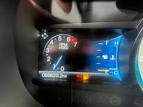 Used 2018 Ford Edge Titanium AWD/4WD image 14