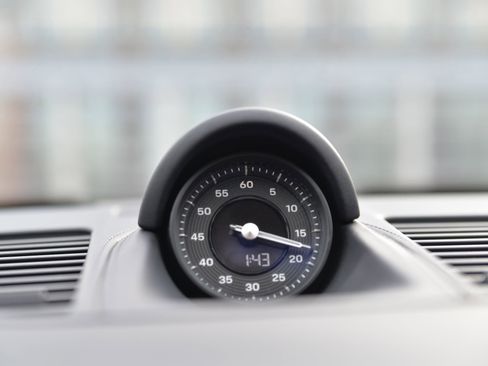 Certified 2025 Porsche 911 Carrera GTS image 15