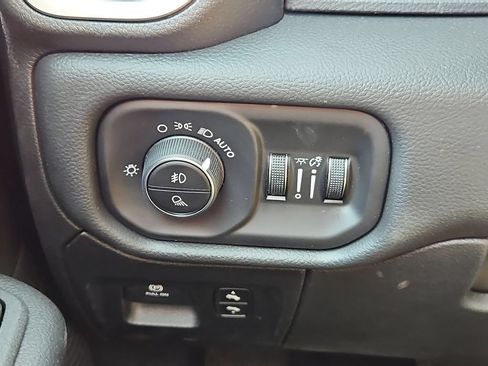 New 2026 RAM 1500 Big Horn AWD/4WD image 18